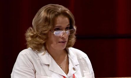 Betsy Díaz Velázquez, titular del Mincin