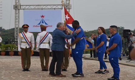 Abanderan-delegaciones-cubanas-a-los-Juegos-Olimpicos-y-Paralimpicos-de-Paris