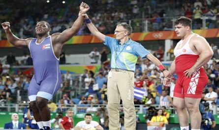 En-Rio-de-Janeiro-Mijain-logra-su-tercer-titulo-olimpico-XVI