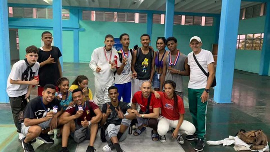 Lidera Cienfuegos la esgrima de los Juegos Escolares Nacionales