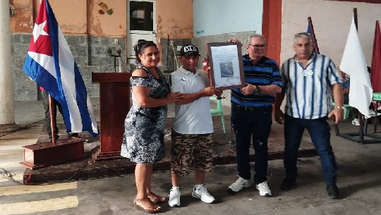 Reconocen a Fábrica de Ron Luis Arcos Bergnes por los resultados productivos