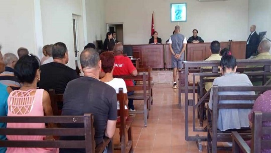 Sancionan a carretillero de Cienfuegos por agredir a inspectores
