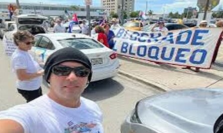Caravana en Miami pede levantar de bloqueo de EEUU a Cuba