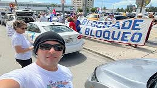 Caravana en Miami pide levantar de bloqueo de EEUU a Cuba