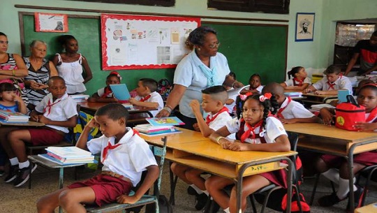 🎧 El Triángulo de la confianza: Tercer perfeccionamiento de la Educación