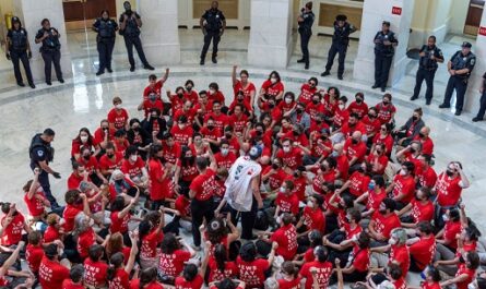 cientos-de-activistas-propalestinos-toman-el-capitolio-de-ee-uu