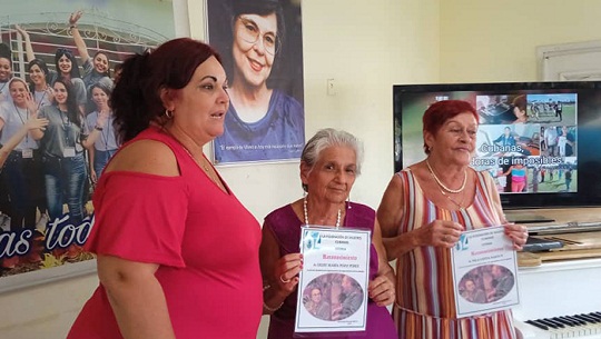 Felicitó Raúl Castro a federadas cubanas en su aniversario 64