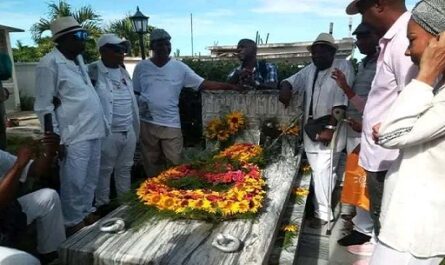 Recuerdan en Cienfuegos a Benny Moré en aniversario 105 de su natalicio