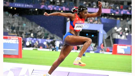 Triple salto femenino (París): Faltaron las palmas y la medalla