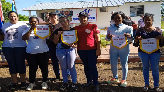 Celebran cienfuegueras acto provincial por el aniversario 64 de la FMC