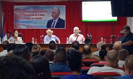 Preside Díaz-Canel Pleno extraordinario del Partido en Cienfuegos