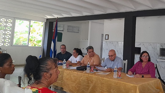 Sostiene Morales Ojeda diálogo con representantes comunitarios de Cienfuegos