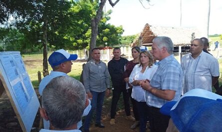 Recorre Díaz-Canel municipio espirituano de La Sierpe
