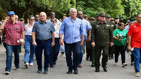 Lidera Díaz-Canel homenaje a revolucionario cubano Camilo Cienfuegos