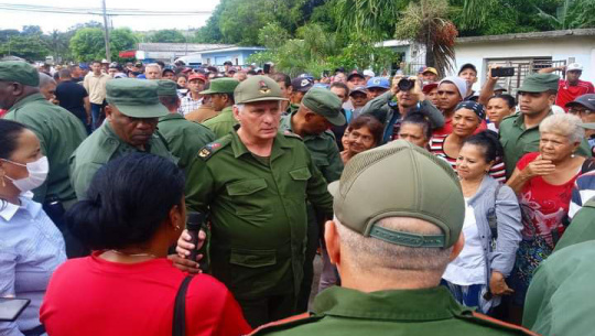 Evalúa Presidente cubano daños por sismos en Pilón