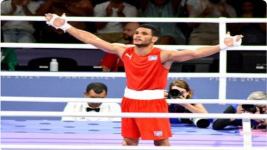 Erislandy Álvarez comienza triunfante su actuación en copa profesional de boxeo