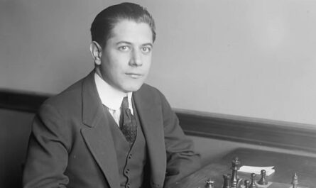 JOSE-RAUL-CAPABLANCA-La-maquina-del-AJEDREZ