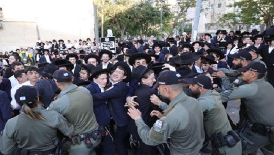 🎧 Ley israelí de reclutamiento militar obligatorio provoca protestas