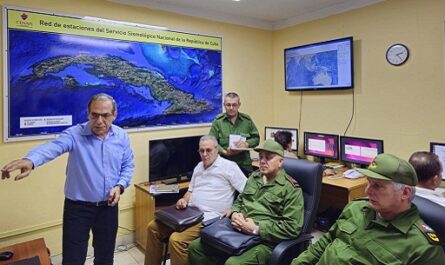 Presidente del Consejo de Defensa Nacional visita Santiago de Cuba