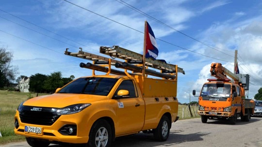 Solidaridad de los trabajadores eléctricos de Cienfuegos para borrar las huellas de Rafael