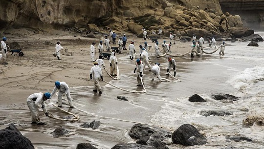 🎧 Evalúa Perú declarar en emergencia ambiental zona marina afectada por derrame de crudo