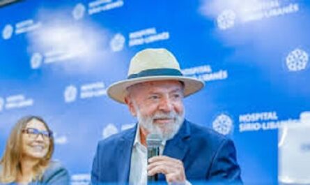 Lula-recibe-el-alta-hospitalaria