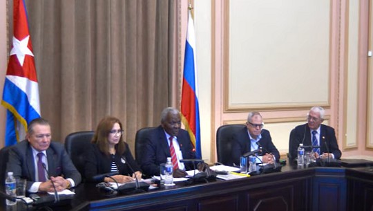 📹 Sostiene presidente del Parlamento cubano encuentro con su homóloga rusa