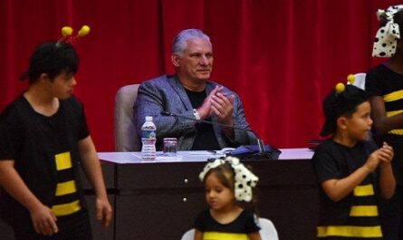 Asiste Díaz-Canel a apertura de evento por Equilibrio del Mundo