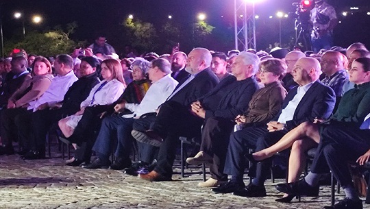 Asiste Díaz-Canel a gala cultural en conmemoración a José Martí