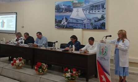 Preside Ministro de Salud Pública balance anual en Cienfuegos