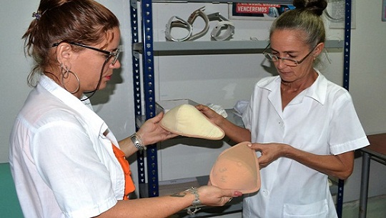 🎧 Kenia, el cáncer de mama y una prótesis por la esperanza