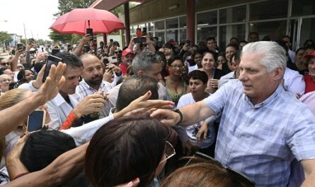 Presidente de Cuba visita centros económicos de provincia Camagüey