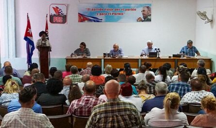 Concluye Díaz-Canel visita de trabajo a Cienfuegos