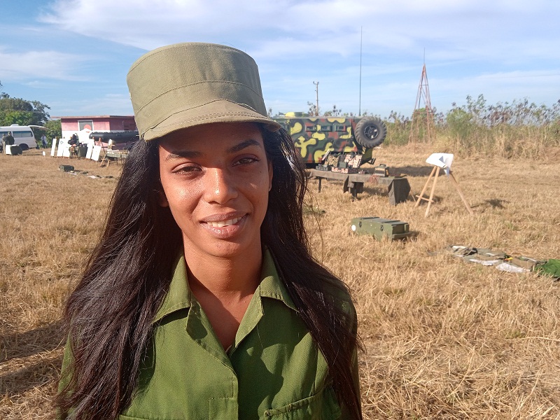 Yanisleidy Bejerano Torriente, en su etapa de servicio militar voluntario femenino en la Región militar Cienfuegos.