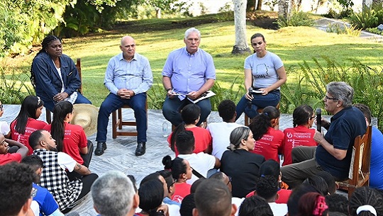 Dialoga Díaz-Canel con jóvenes en oriente de Cuba