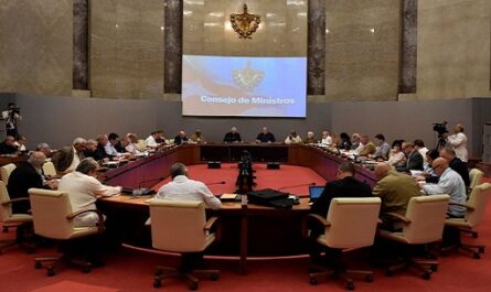 Aprueban programa de gobierno para reimpulsar economía en 2025