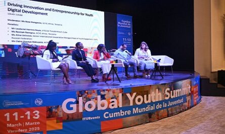 Jóvenes en Cuba protagonizan transformación digital, Díaz-Canel