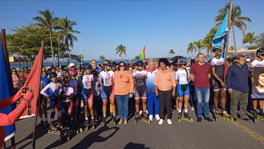 Marchan mujeres cienfuegueras en saludo a su día internacional