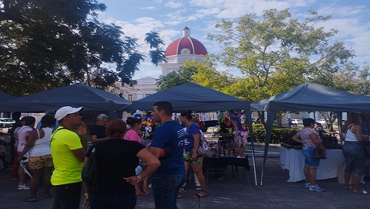 Dinamizan con propuestas culturales capítulo cienfueguero de Feria del Libro
