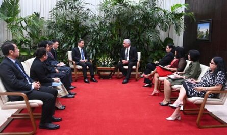 Recibe Díaz-Canel a Fiscal General de Laos
