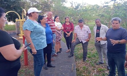 Analizan escuelas con necesidad de reparaciones en las montañas de Cienfuegos