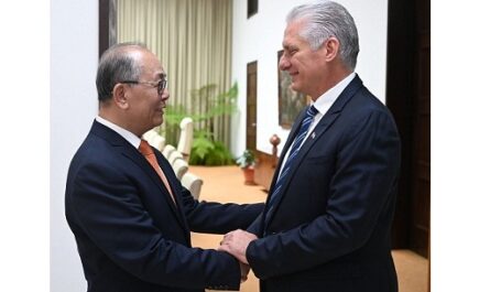 Recibió Presidente cubano a representante del gobierno chino