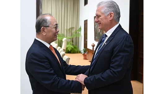 Recibió Presidente cubano a representante del gobierno chino