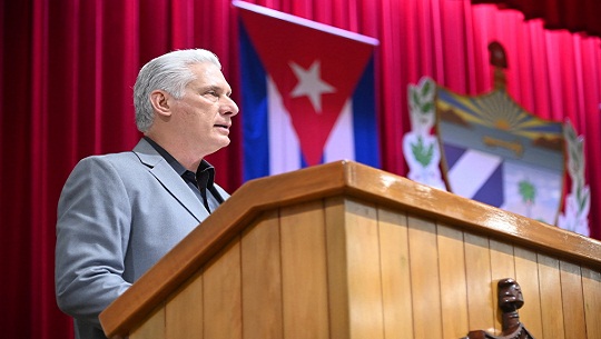 Díaz-Canel patentiza autenticidad de la Revolución cubana