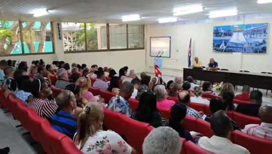 Sesiona en Cienfuegos seminario provincial de preparación del próximo curso escolar 