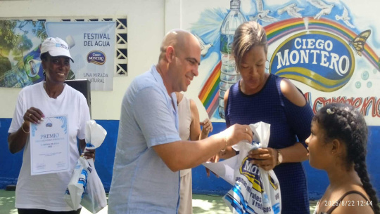 Celebran las bondades del agua para Ciego Montero