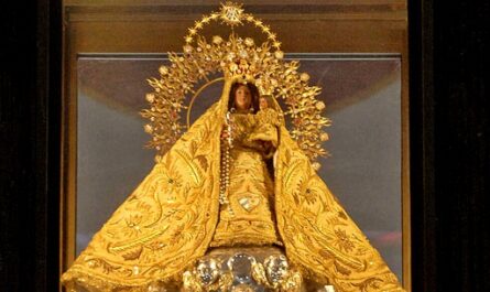 Cubanos celebran a la Virgen de la Caridad del Cobre, Patrona de Cuba