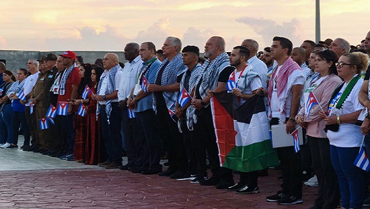 Multitudinaria concentración en Cuba exige fin genocidio en Palestina