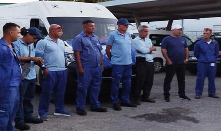 Sale hacia Granma nuevo grupo de apoyo de telecomunicadores cienfuegueros