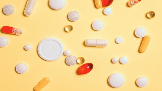 Entre fórmulas y humanidad: la farmacología que respira en el Perú